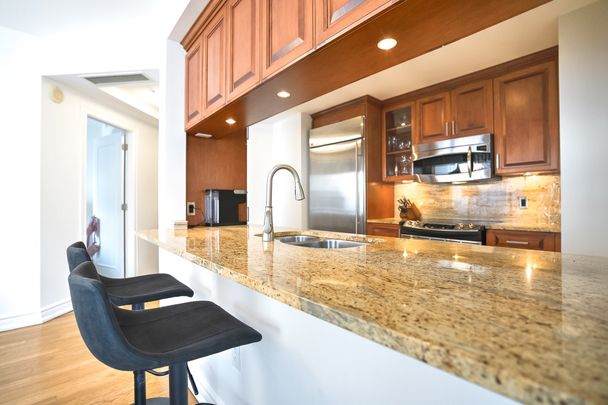 Condo for rent, Montréal (Ville-Marie) - Photo 1