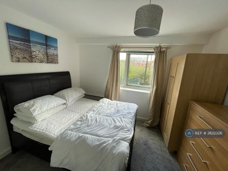 2 bedroom flat to rent - Photo 5