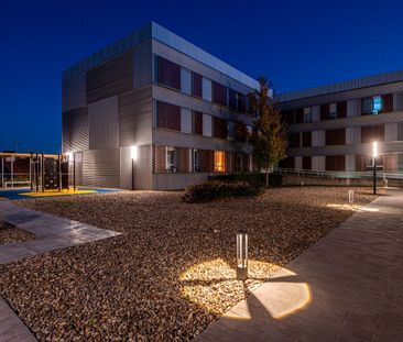 Piso de alquiler en La Rioja, 53, Villanueva de la Cañada ciudad - Photo 2