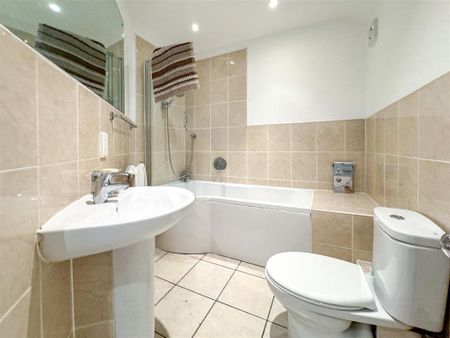 2 bedroom end of terrace house to rent - Photo 5