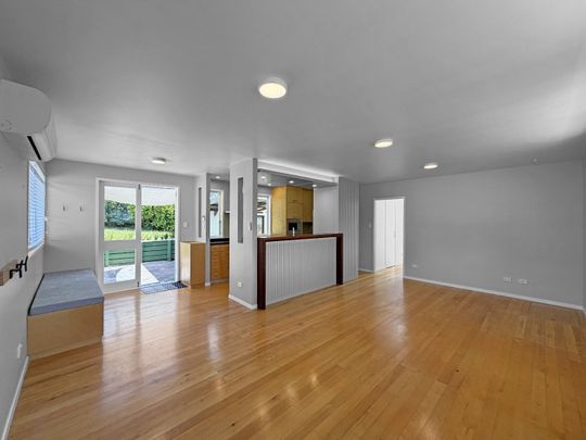 Beautiful 3-Bedroom Family Home in Blockhouse Bay - Photo 1