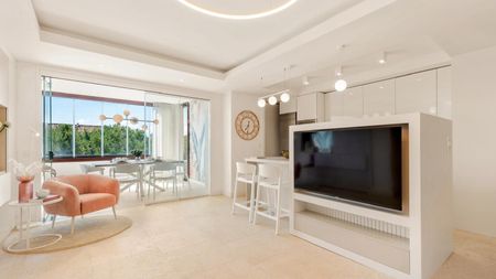 Middle Floor Apartment in Elviria - Photo 4