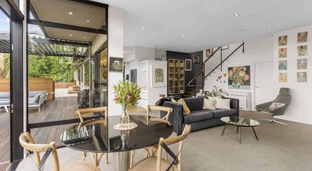 Stunning Executive Home with Harbour Views in Bush Clad Setting - Photo 2