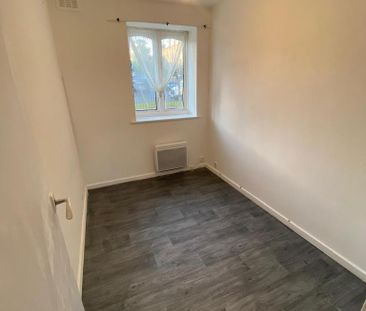 3 bedroom apartment to rent - Photo 2
