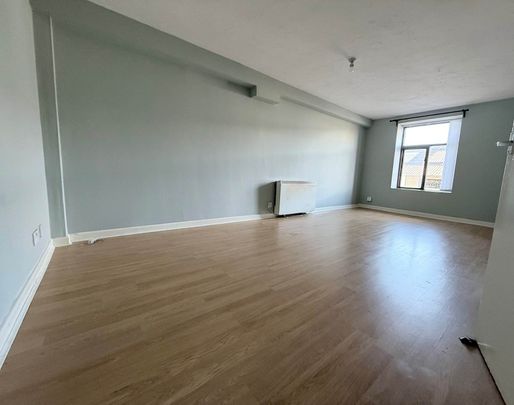 Price £800 pcm - Available Now - Unfurnished - Photo 1