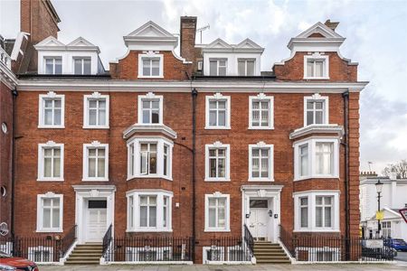 Perfectly located lateral two bedroom flat with two reception rooms in the heart of Knightsbridge boasting over 1,000sqft of living space. - Photo 5