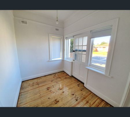 1/15 Maturin Road, Glenelg, SA 5045 - Photo 2