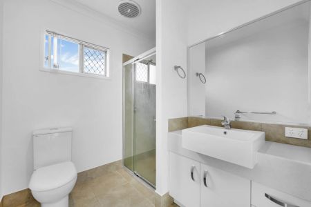 Spacious And Modern Home In Baringa! - Photo 3