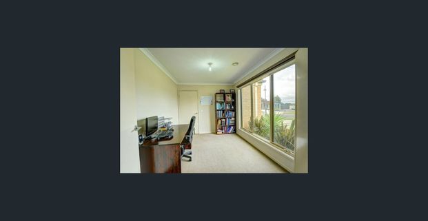 SPACIOUS THREE BEDROOM HOME WITH DECK FOR ENTERTAINING - Photo 1