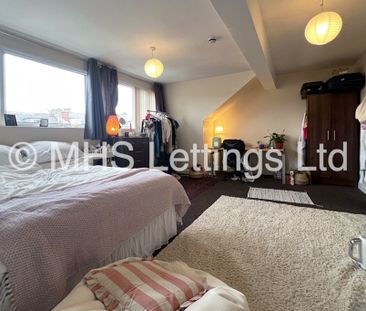 7 Bedroom Mid Terraced House for rent in Brudenell Avenue - Photo 4