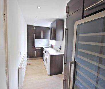 5 bedroom detached house to rent - Photo 1