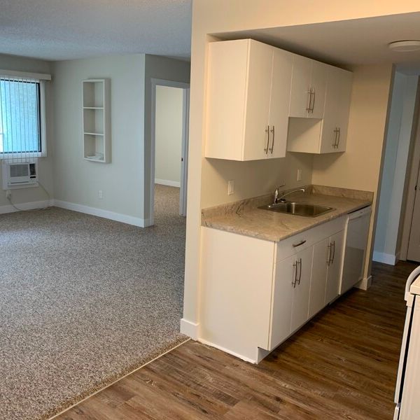 Heritage Apartments – 2 bedrooms, 2 bathrooms! - Photo 1