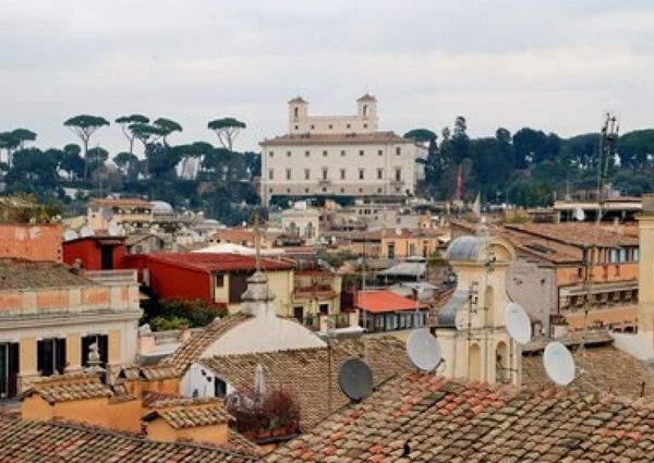 Attic-Spagna: 250mq. Duplex Penthouse located in 15th century Historical Building. Large double living room with fireplace, study, 3 bedrooms, 3 baths, spectauclar entertaining room with 360° views of antique Rome, rooftops and Cupoa’s. Ref #120