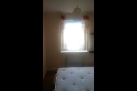 2 Bed Flat, Hawkhill Close, EH7 - Photo 2
