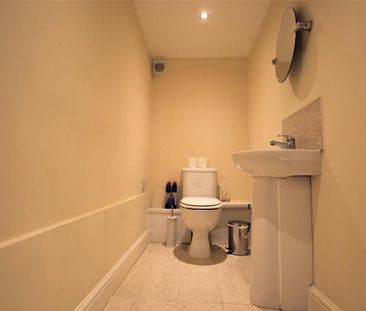 1 bedroom in a house share to rent - Photo 5