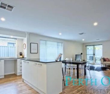 “Stunning Beautiful Family Home in Harrisdale!!” - Photo 4