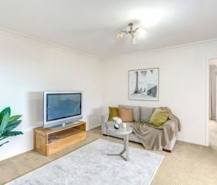 Neat 1 Bedroom Unit - Photo 3