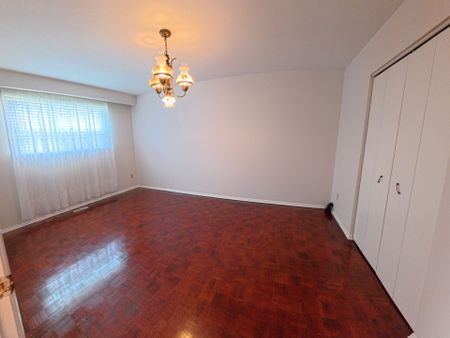 For Lease - 3612 Birchmeadow Crescent, Mississauga, Ontario - Photo 3