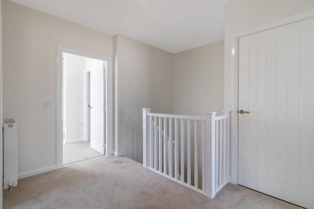 3 bedroom end of terrace house to rent - Photo 5