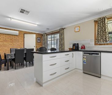 Beautifully Maintained and Recently Updated Home - Photo 3