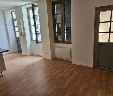 Studio meublé avec cuisine équipée et balcon - Photo 2