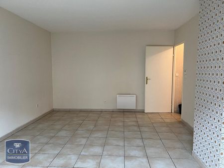 Location Appartement 2 pièces 47m² VENDIN LE VIEIL 62880 - Photo 2