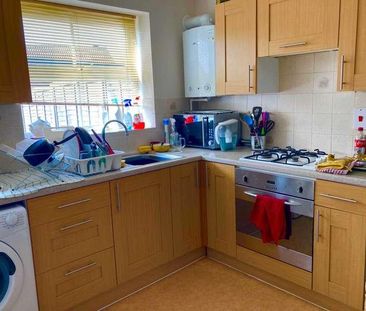 Balmoral Drive, NN13 - Photo 3