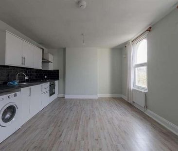 Norwood Road, London, SE27 - Photo 1