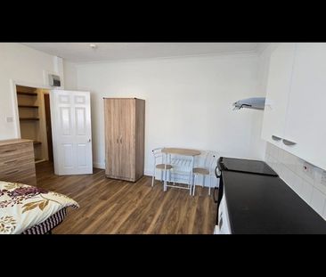 Studio Flat, Green Lanes, N13 - Photo 4