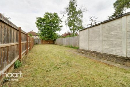 4 bedroom semi-detached house to rent - Photo 4