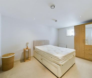 2 bedroom duplex to rent - Photo 4