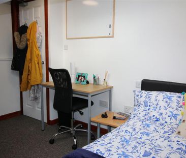 6 bedroom private hall to rent - Photo 4