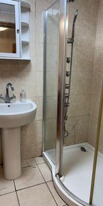 Room in a Shared House, Westbury Road Off Green Street, E7 - Photo 3