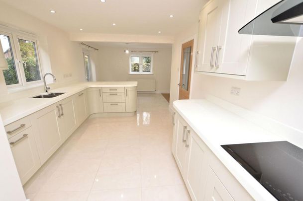 3 bedroom link detached house to rent - Photo 1