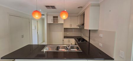 Modern Home With Three Bedrooms - Photo 5