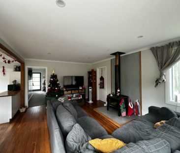 Peace and quiet with a fabulous backyard - Dog Friendly - Photo 1