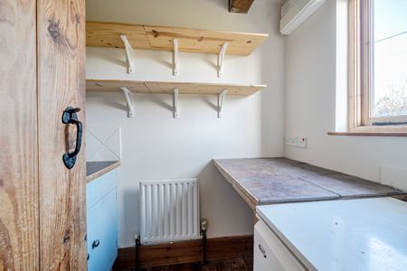 2 bedroom semi-detached house to rent - Photo 5