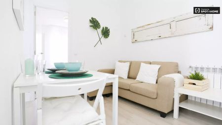 Stylish 2-bedroom apartment for rent in Guindalera - Photo 3