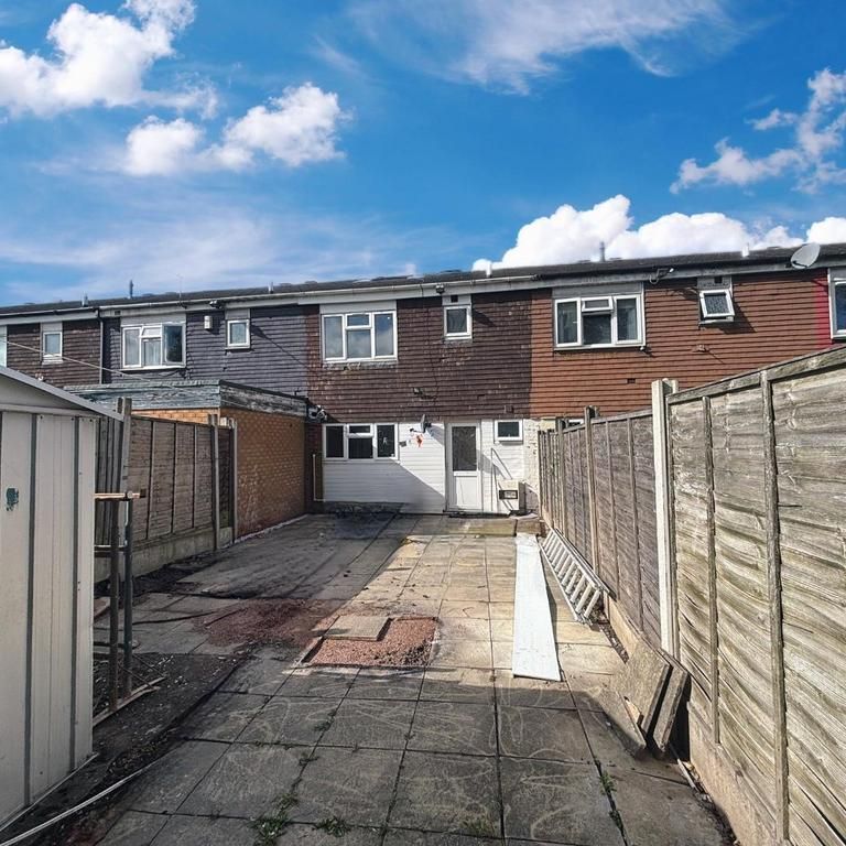 4 bedroom terraced house to rent - Photo 1