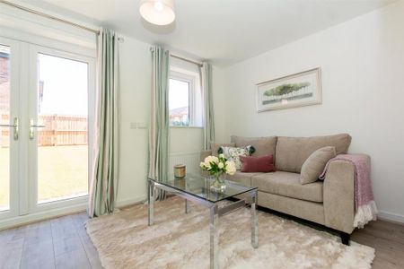 2 bedroom semi-detached house to rent - Photo 2