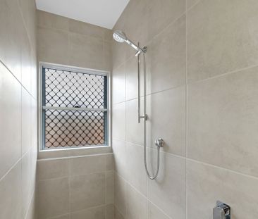 HIGH SPEC, EXECUTIVE ENTERTAINER IN SOUGHT AFTER SMITHFIELD POCKET! - Photo 3