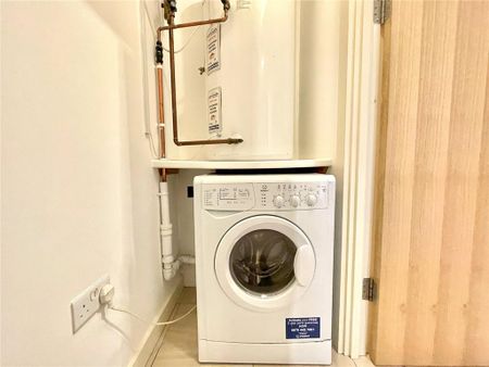 2 bedroom apartment to rent - Photo 5