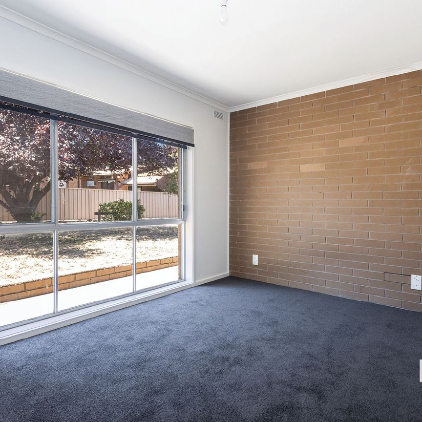 2/6 Mijuda Court Kennington VIC - Photo 1