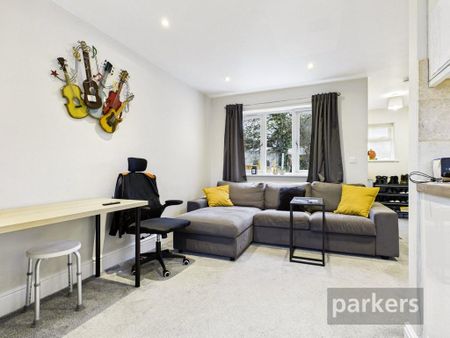 2 bedroom end of terrace house to rent - Photo 3