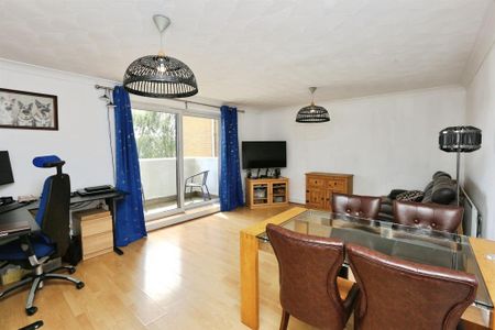 2 bedroom apartment to rent - Photo 2