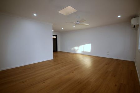 Spacious Family Duplex in a Convenient Ashmore Location - Photo 2