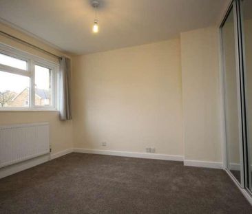 Wentworth Crescent Maidenhead Berkshire, SL6 - Photo 6