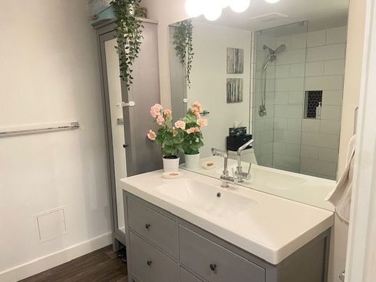 For Lease - 77 Harbour Square Unit# 1009, Toronto, Ontario - Photo 1