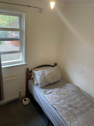 Room in a Shared House, Lockesfield Place, E14 - Photo 3
