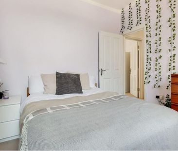 Room in a Shared House, Scawen Road, SE8 - Photo 3